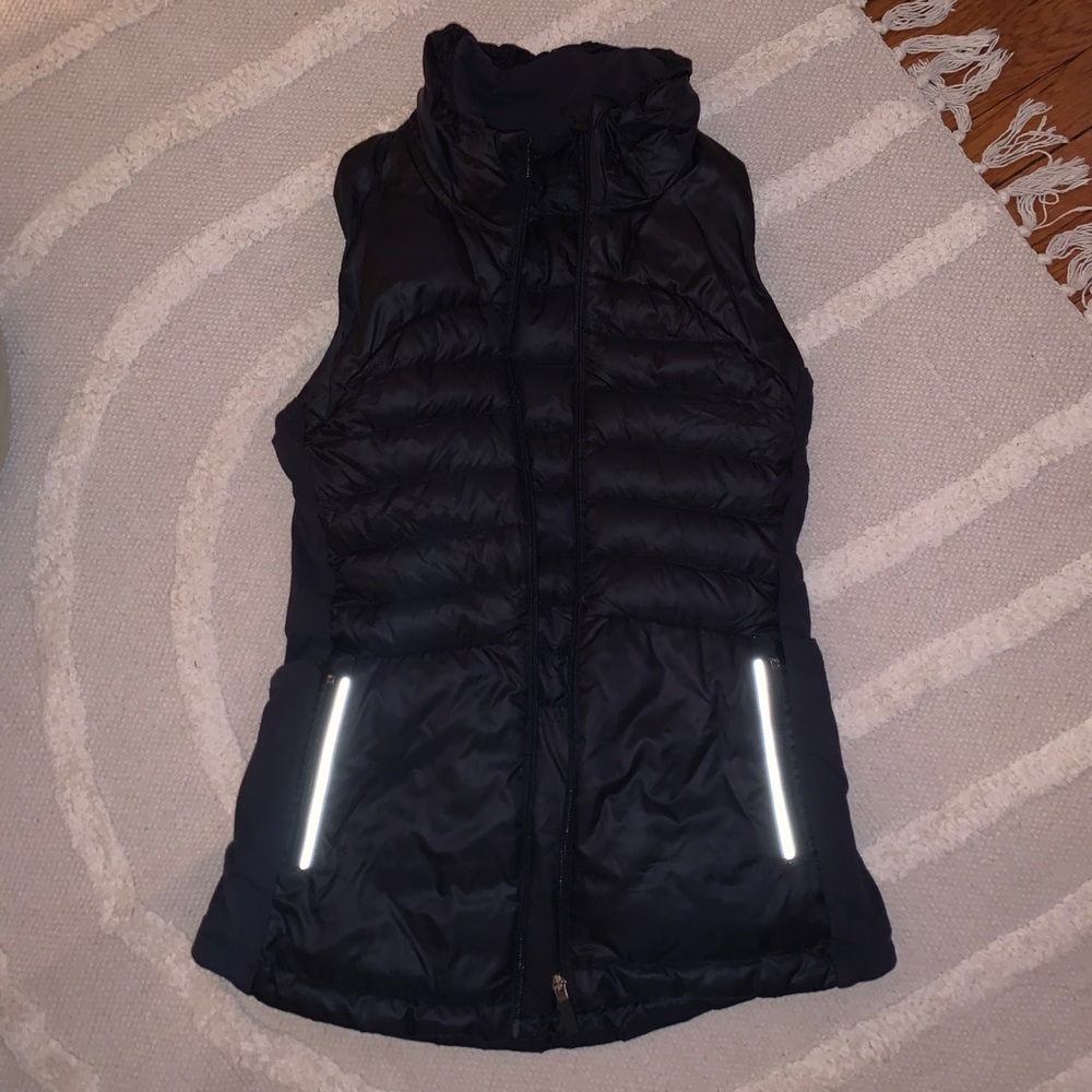 Lululemon down for a run vest